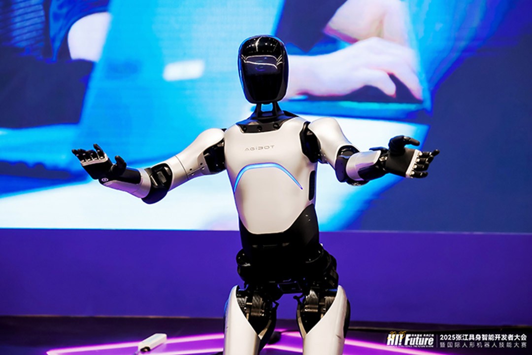 7790必发远征A2成全球首个同时拥有中美欧认证的人形机器...